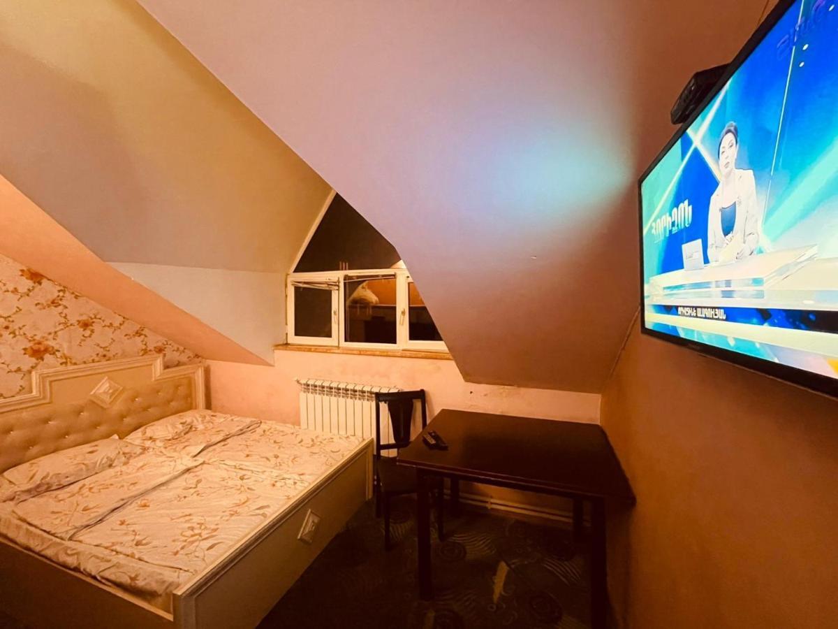 Crystal Villa Hotel Jerevan Exteriör bild